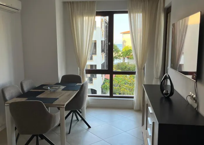 двуспален оазис бийч клуб Apartment Lozenets