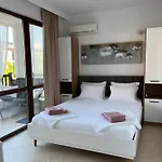 двуспален оазис бийч клуб * لوزينيتس