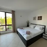 двуспален оазис бийч клуб *